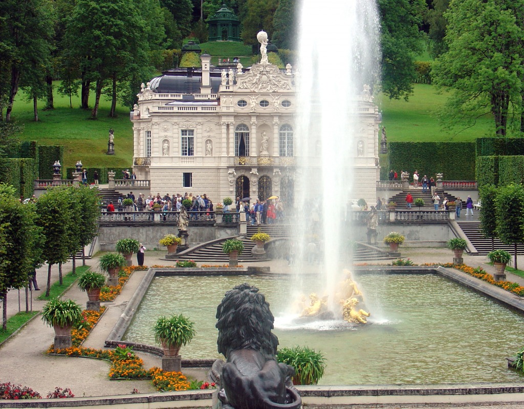 Schloss Linderhof, Bavaria, Germany jigsaw puzzle in Castles puzzles on TheJigsawPuzzles.com