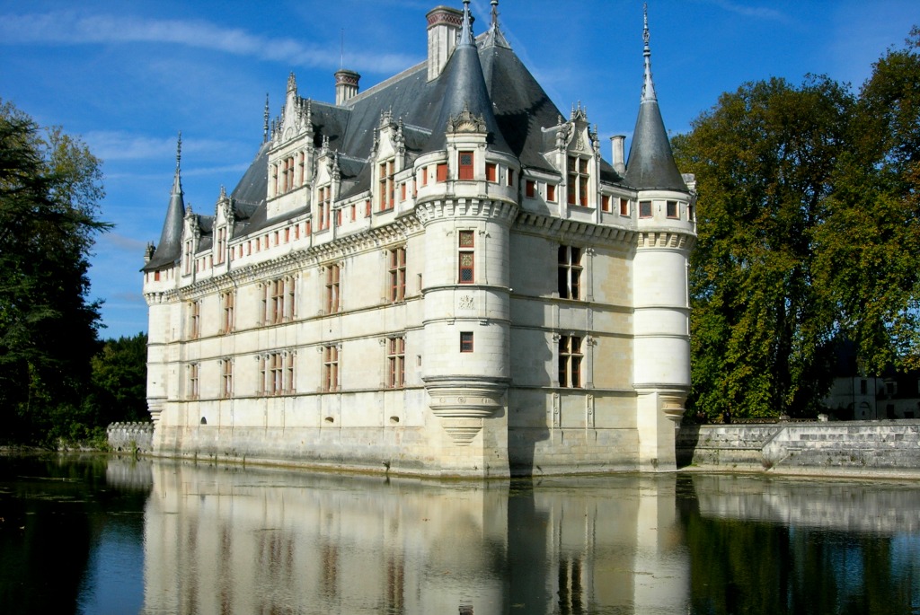 Azay le Rideau Castle, France jigsaw puzzle in Castles puzzles on TheJigsawPuzzles.com