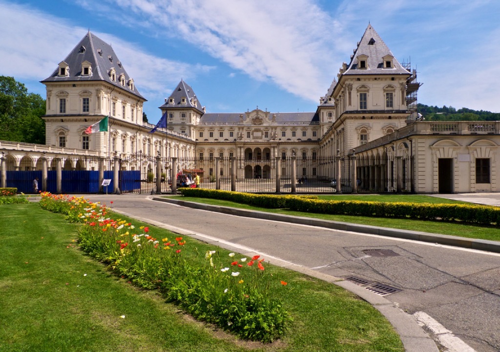 Castello del Valentino, Torino, Italy jigsaw puzzle in Castles puzzles on TheJigsawPuzzles.com