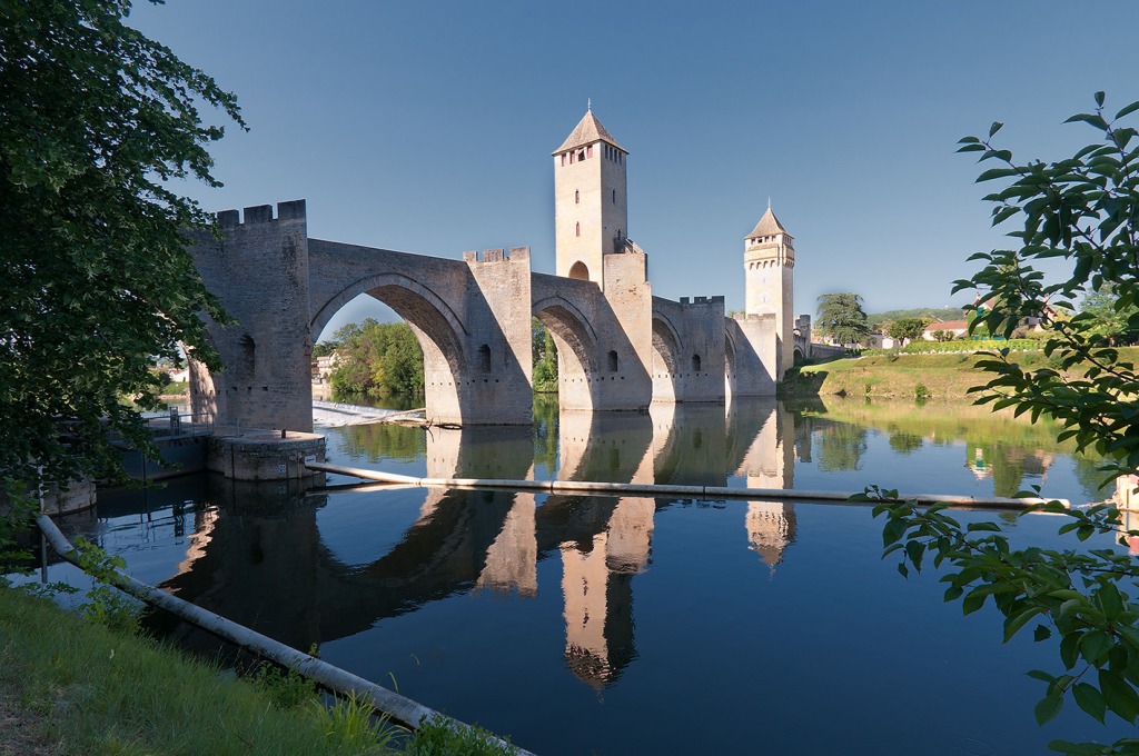 Valentré Bridge, South-western France jigsaw puzzle in Bridges puzzles on TheJigsawPuzzles.com