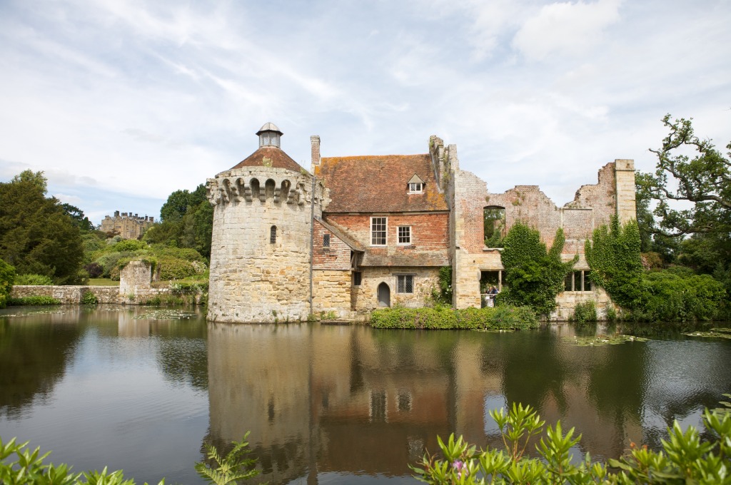 Scotney Castle, Kent jigsaw puzzle in Castles puzzles on TheJigsawPuzzles.com