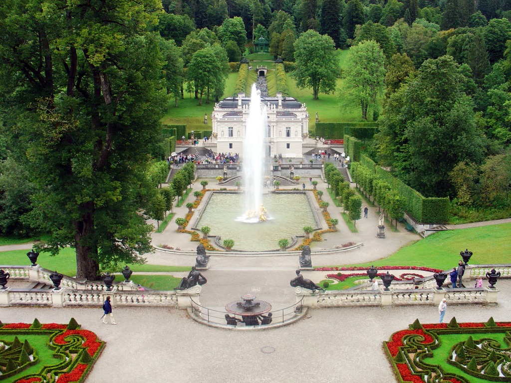 Schloss Linderhof, Bavaria, Germany jigsaw puzzle in Castles puzzles on TheJigsawPuzzles.com