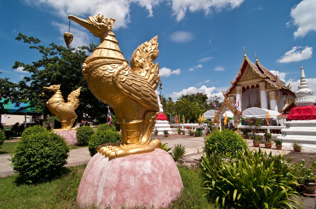 Phai Lom Temple, Bangkok, Thailand jigsaw puzzle in Puzzle of the Day puzzles on TheJigsawPuzzles.com