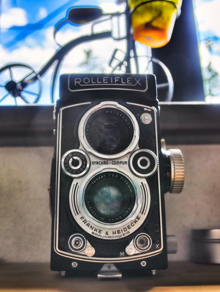 My Rolleiflex Camera jigsaw puzzle in Macro puzzles on TheJigsawPuzzles.com