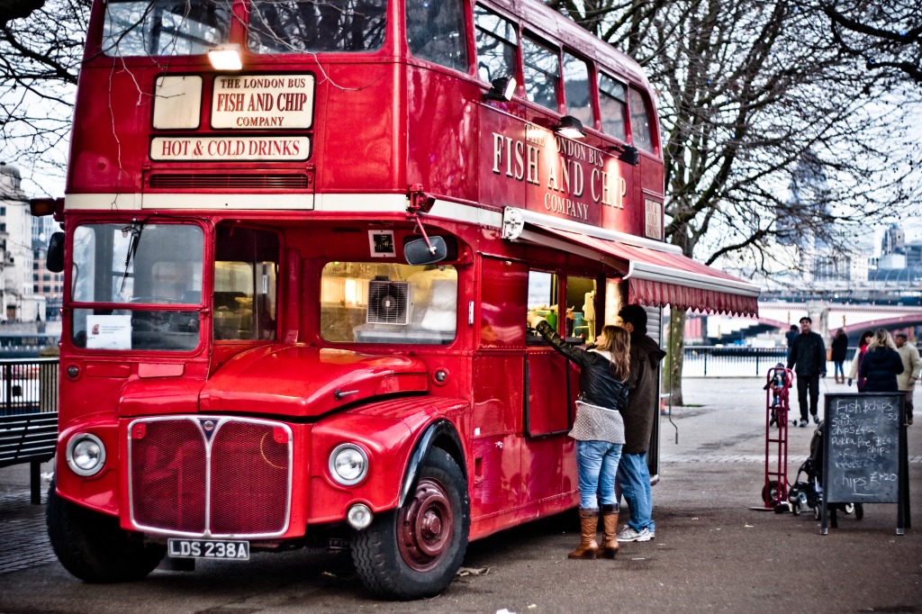 Great British Food in a Great British Setting jigsaw puzzle in Food & Bakery puzzles on TheJigsawPuzzles.com