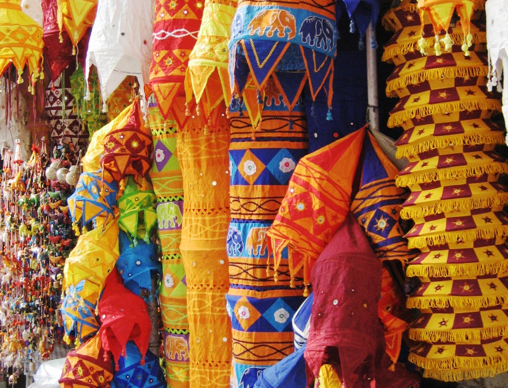 Colors of Delhi - Janpath Market jigsaw puzzle in Handmade puzzles on TheJigsawPuzzles.com