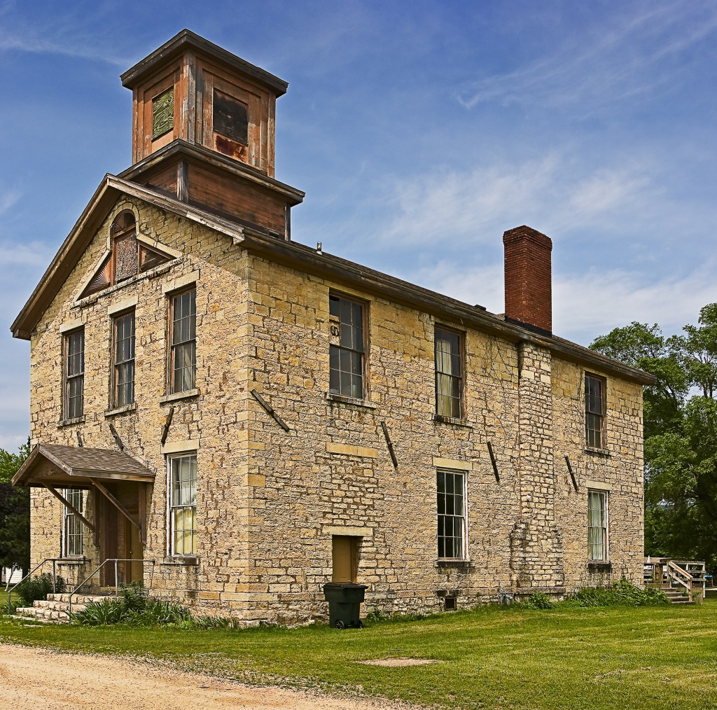 Old Building, Prairie du Chien, Wisconsin jigsaw puzzle in Street View puzzles on TheJigsawPuzzles.com