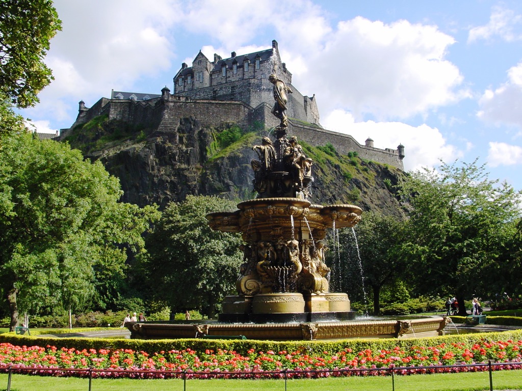 Edinburgh Castle, Scotland jigsaw puzzle in Castles puzzles on TheJigsawPuzzles.com