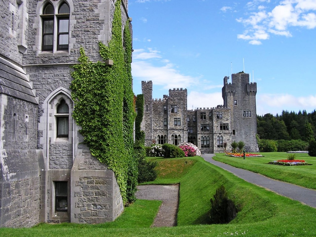 Ashford Castle, Ireland jigsaw puzzle in Castles puzzles on TheJigsawPuzzles.com