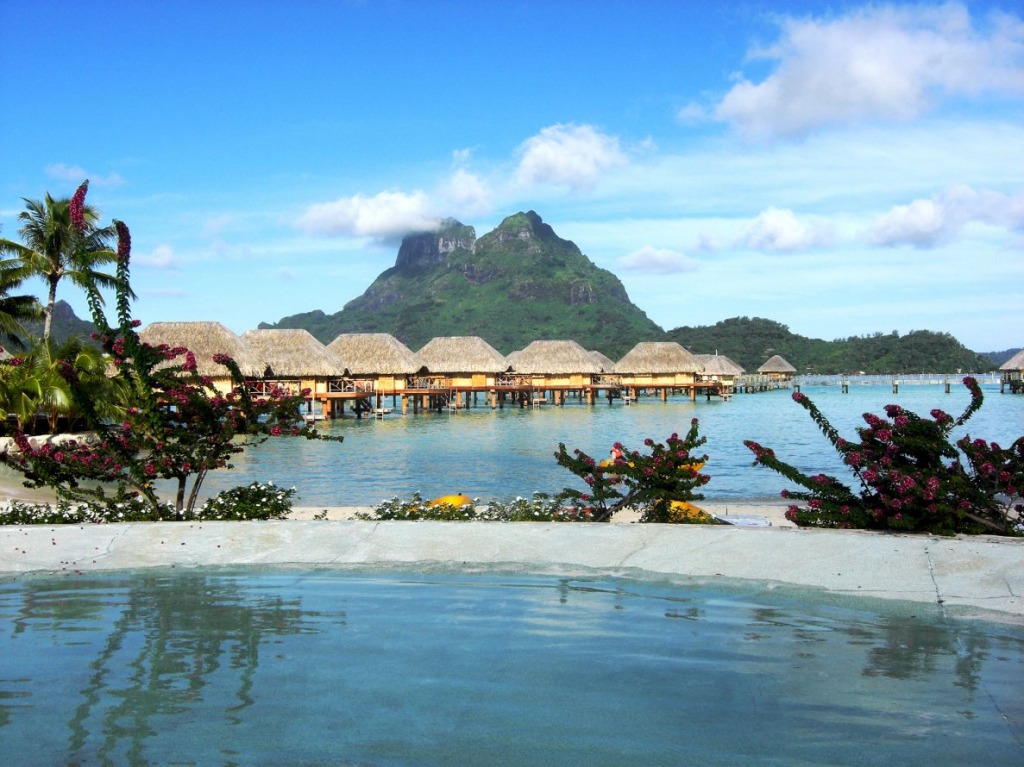 Bora Bora, Pearl Beach Resort jigsaw puzzle in Great Sightings puzzles on TheJigsawPuzzles.com