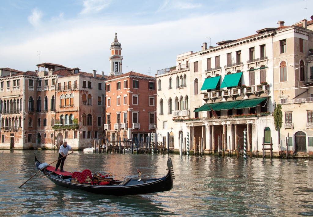 Gondola on the Grand Canal, Venice jigsaw puzzle in Puzzle of the Day puzzles on TheJigsawPuzzles.com