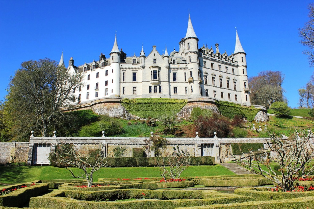 Dunrobin Castle, Scotland jigsaw puzzle in Castles puzzles on TheJigsawPuzzles.com