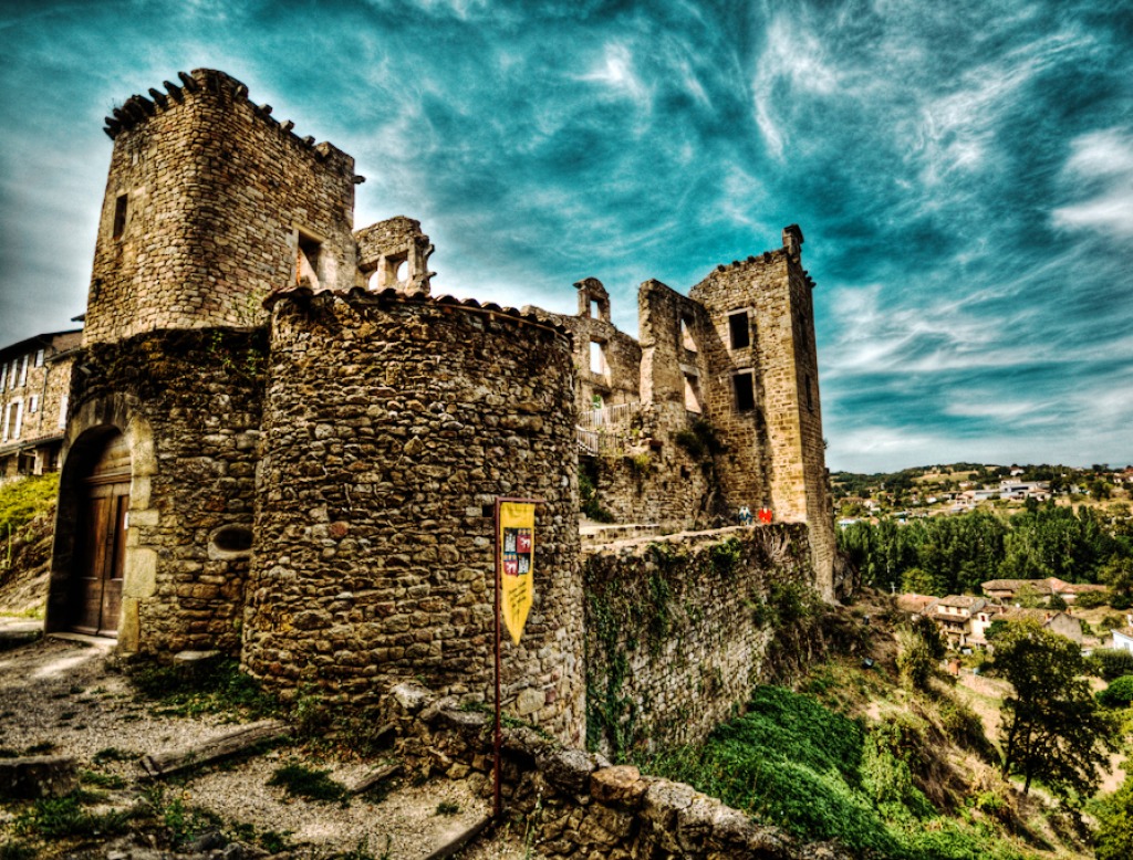 Old Castle jigsaw puzzle in Castles puzzles on TheJigsawPuzzles.com