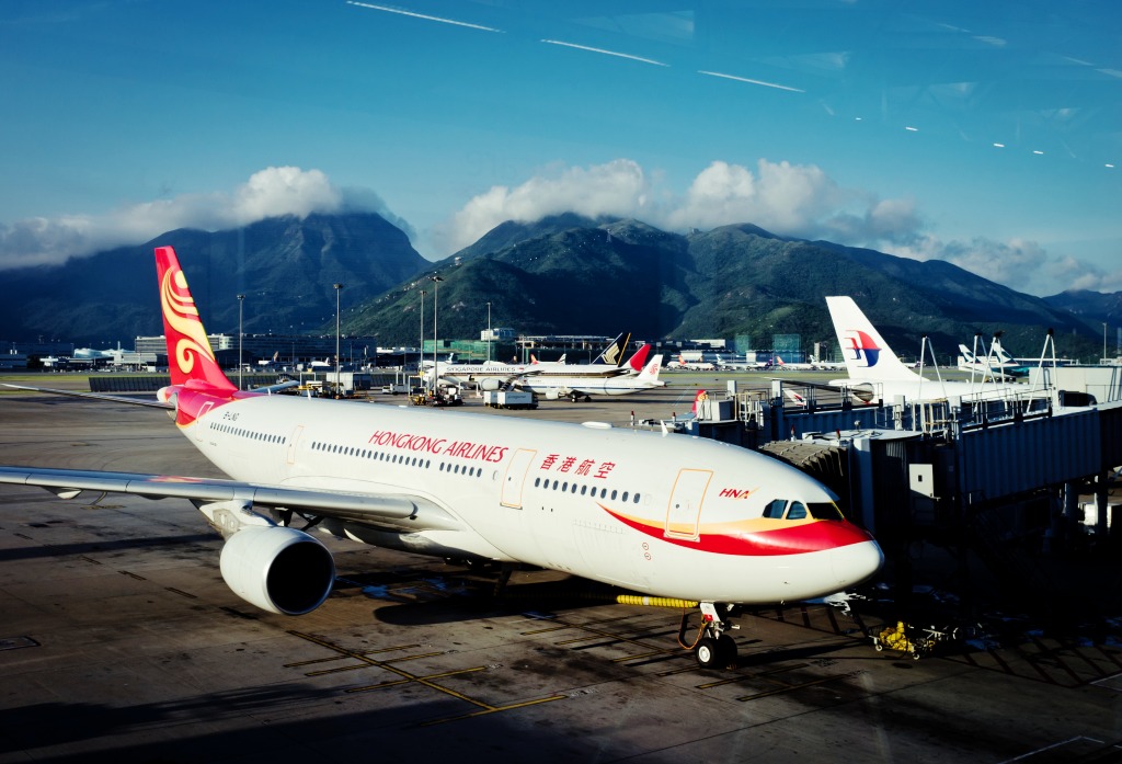 Hong Kong Airlines jigsaw puzzle in Aviation puzzles on TheJigsawPuzzles.com
