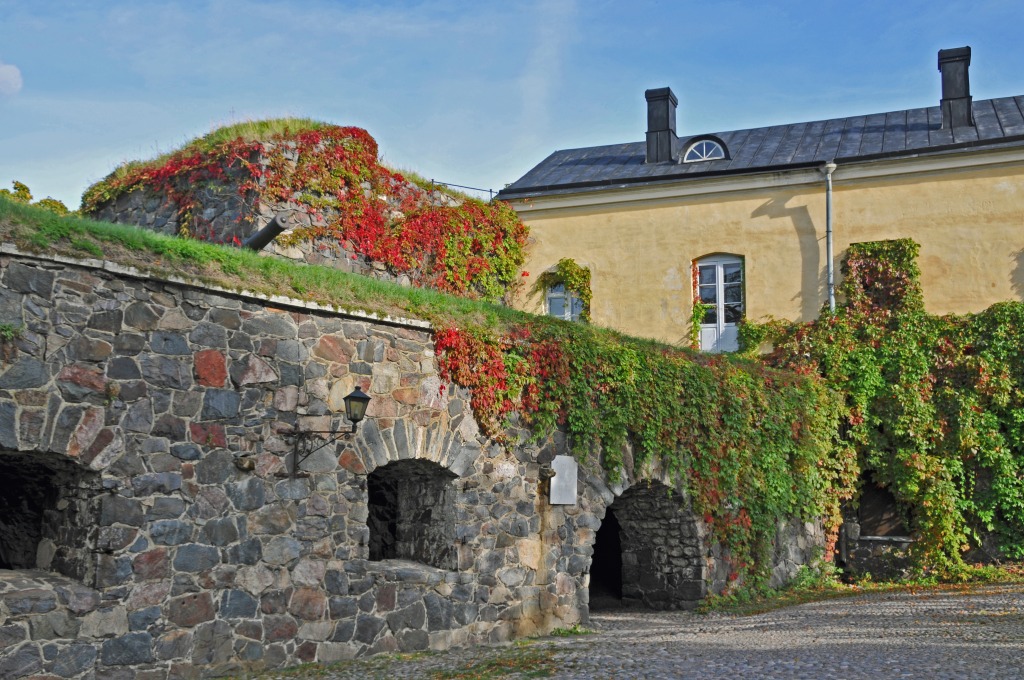 Great Courtyard, Helsinki, Finland jigsaw puzzle in Castles puzzles on TheJigsawPuzzles.com