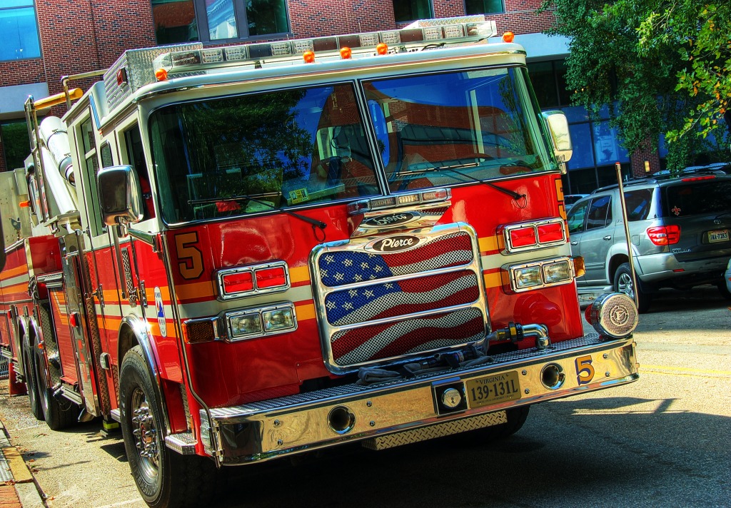 Richmond Fire Department Truck jigsaw puzzle in Cars & Bikes puzzles on TheJigsawPuzzles.com