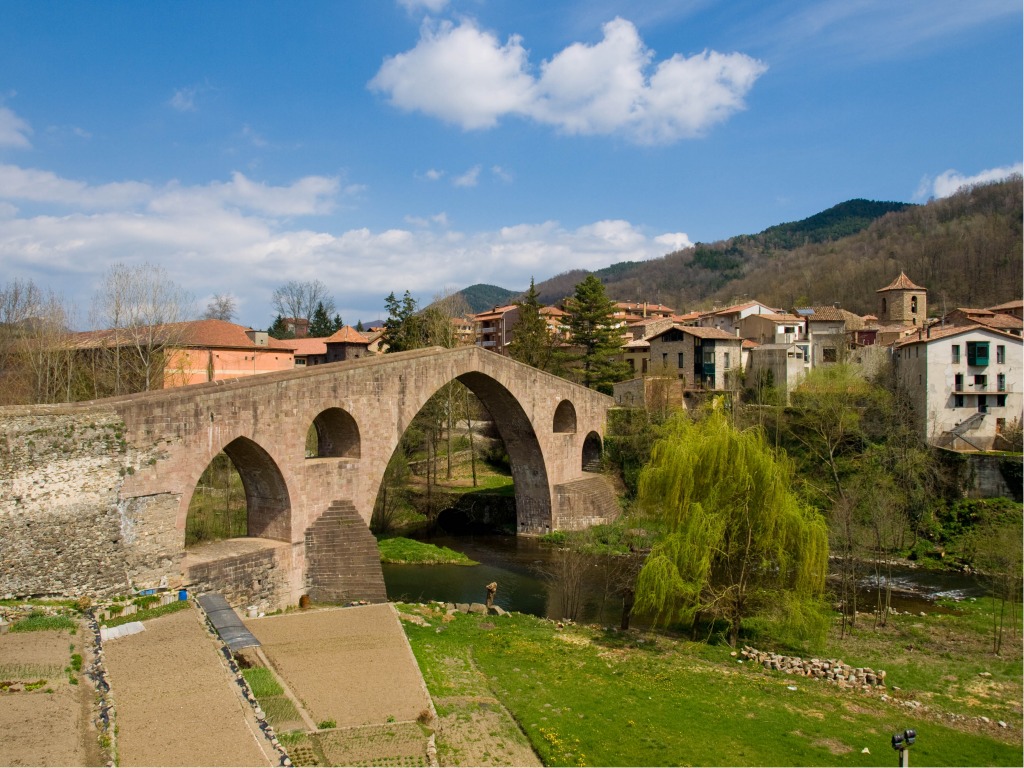 Sant Joan de les Abadesses, Spain jigsaw puzzle in Bridges puzzles on TheJigsawPuzzles.com