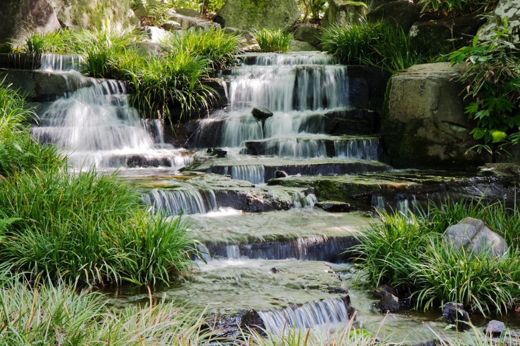 Park near Himeji Castle, Japan jigsaw puzzle in Waterfalls puzzles on TheJigsawPuzzles.com