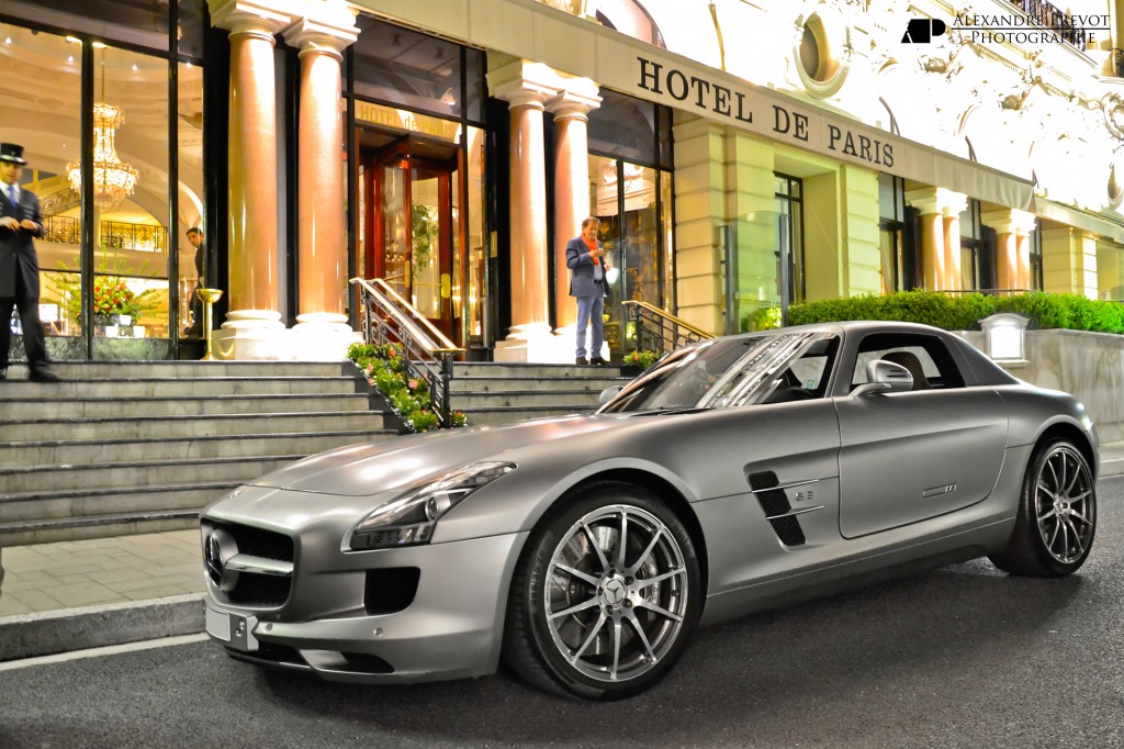 Mercedes-Benz SLS AMG jigsaw puzzle in Cars & Bikes puzzles on TheJigsawPuzzles.com