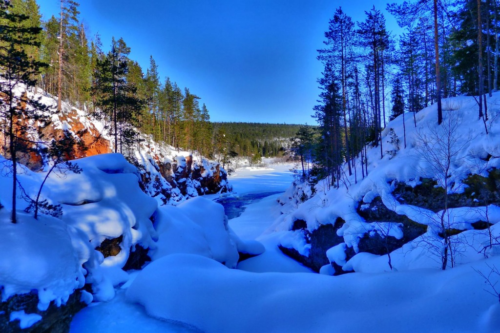 Frozen Kiutaköngäs Rapids, Northern Finland jigsaw puzzle in Great Sightings puzzles on TheJigsawPuzzles.com