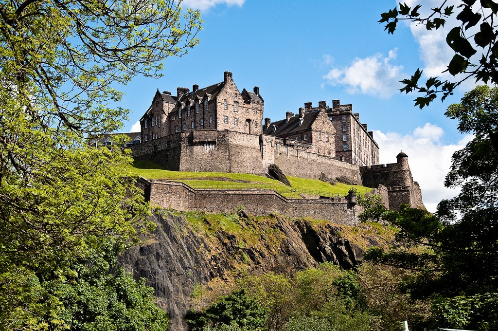 Edinburgh Castle, Scotland jigsaw puzzle in Castles puzzles on TheJigsawPuzzles.com