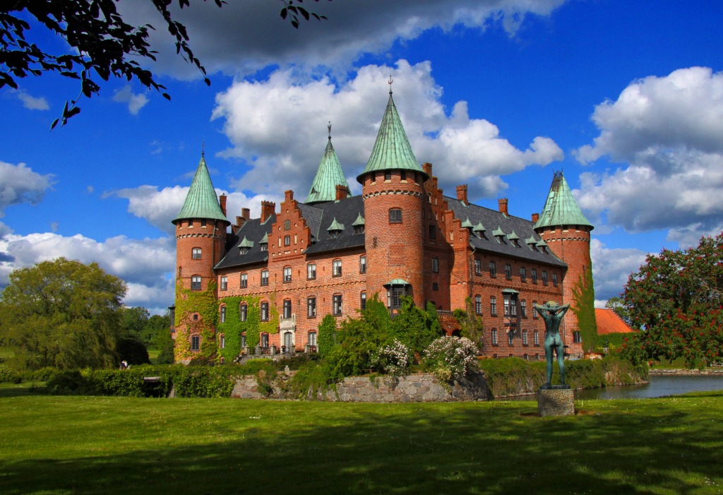 Trolleholm Castle, Sweden jigsaw puzzle in Castles puzzles on TheJigsawPuzzles.com