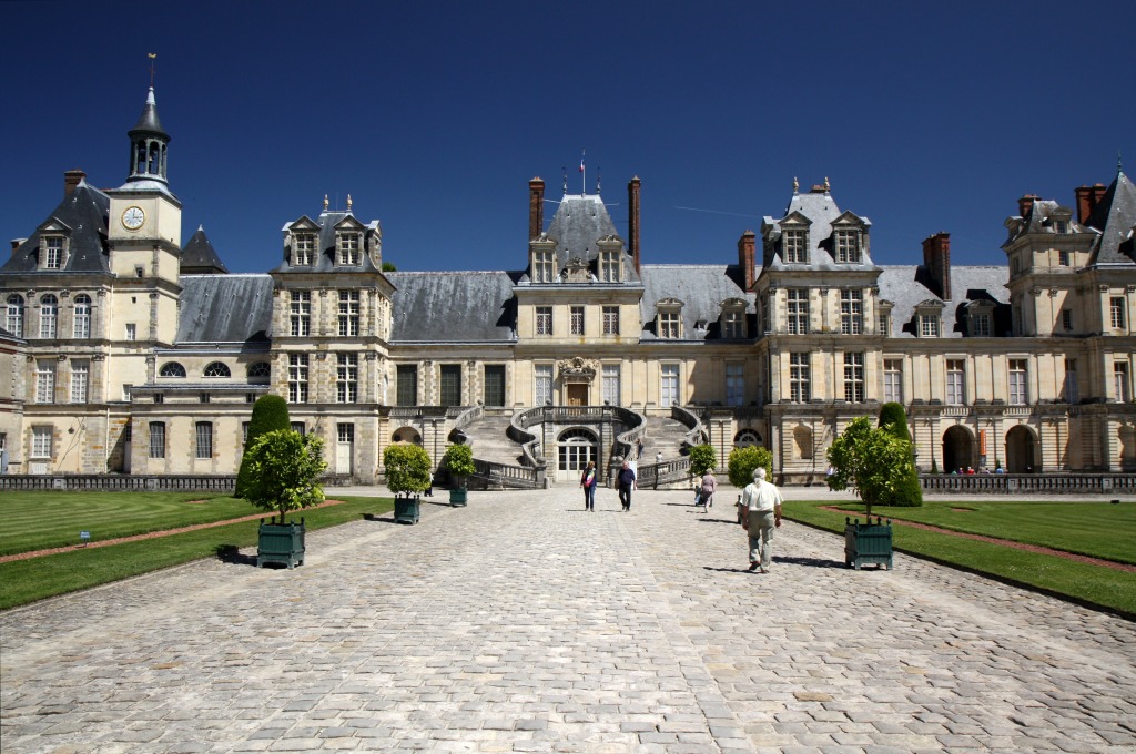 Chateau de Fontainebleau, France jigsaw puzzle in Castles puzzles on TheJigsawPuzzles.com