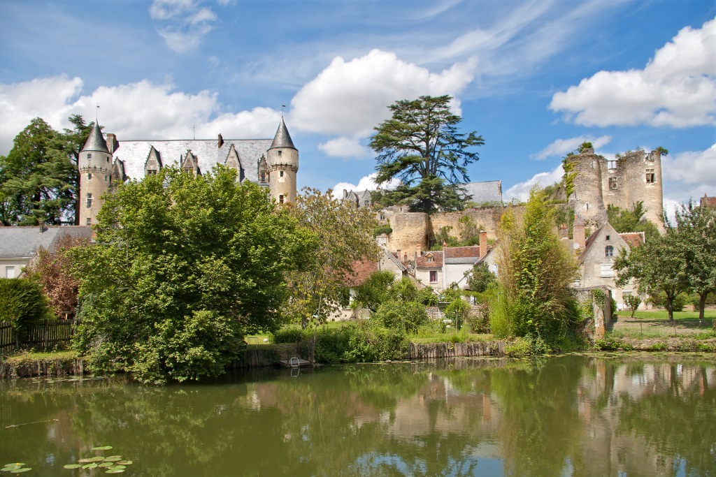 Montrésor Castle, France jigsaw puzzle in Castles puzzles on TheJigsawPuzzles.com