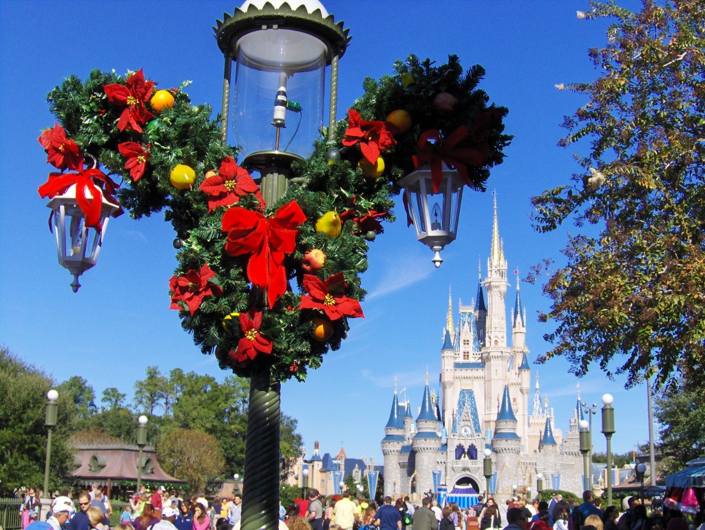 Disney's Magic Kingdom jigsaw puzzle in Christmas & New Year puzzles on TheJigsawPuzzles.com