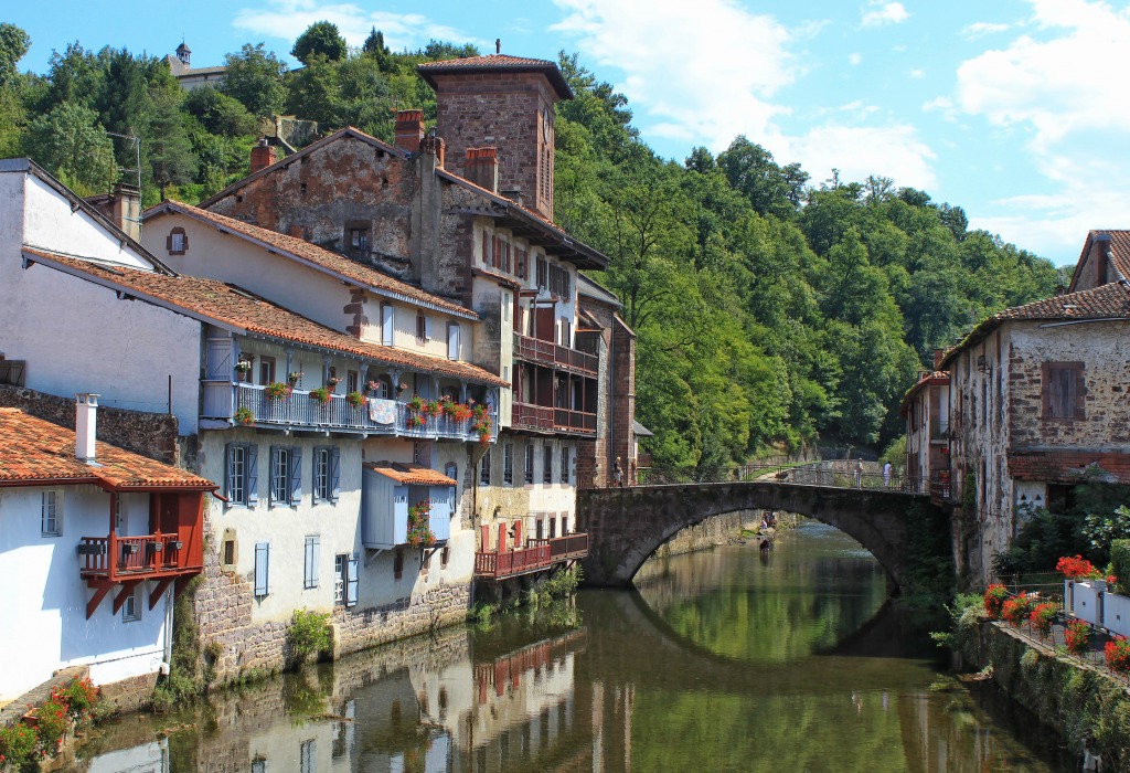 St Jean Pied de Port, France jigsaw puzzle in Bridges puzzles on TheJigsawPuzzles.com