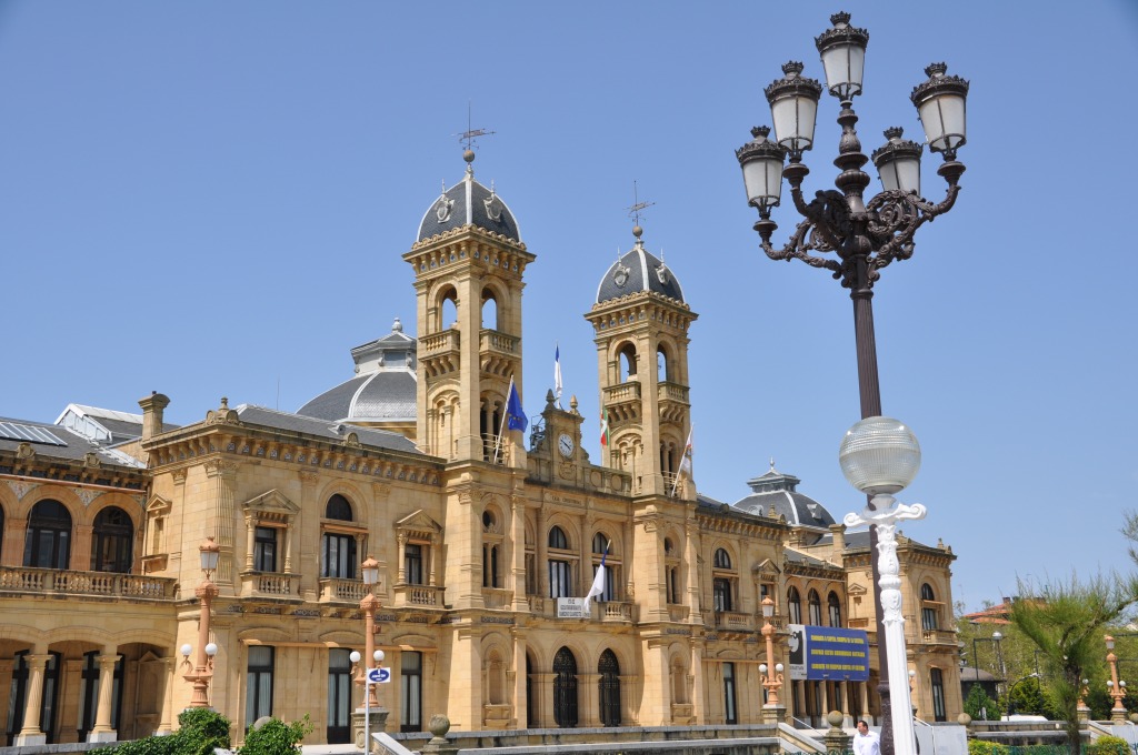 Donostia-San Sebastian Town Hall jigsaw puzzle in Street View puzzles on TheJigsawPuzzles.com