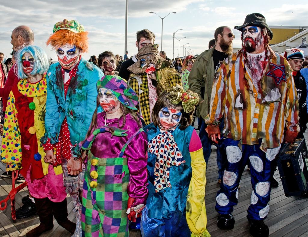 Zombie Walk, Clown Family jigsaw puzzle in Halloween puzzles on TheJigsawPuzzles.com