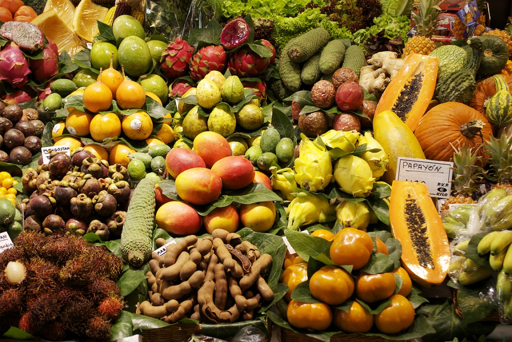 La Boqueria Fruit Market, Barcelona jigsaw puzzle in Fruits & Veggies puzzles on TheJigsawPuzzles.com