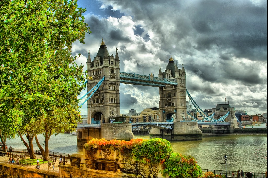 London Tower Bridge jigsaw puzzle in Bridges puzzles on TheJigsawPuzzles.com