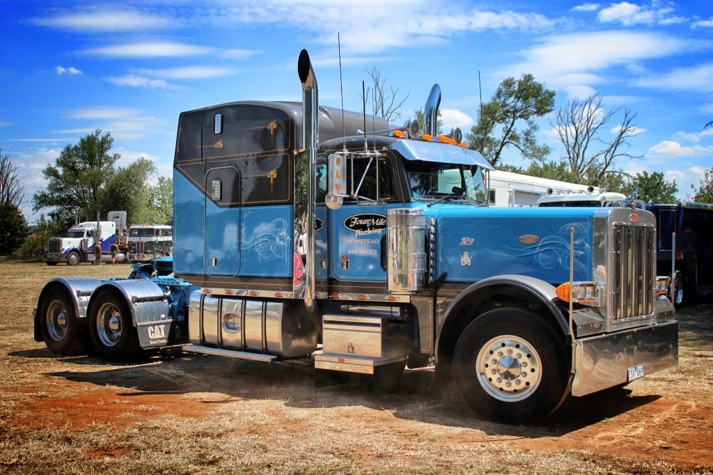 Peterbilt, Lancefield Truck Show jigsaw puzzle in Cars & Bikes puzzles on TheJigsawPuzzles.com