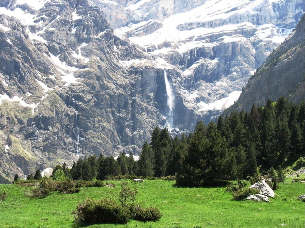 Gavarnie Falls, France jigsaw puzzle in Waterfalls puzzles on TheJigsawPuzzles.com