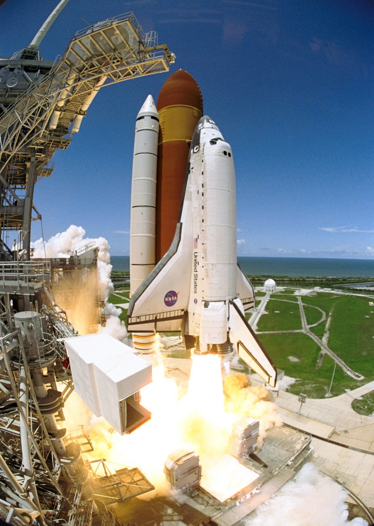 Space Shuttle Discovery Launch jigsaw puzzle in Puzzle of the Day puzzles on TheJigsawPuzzles.com