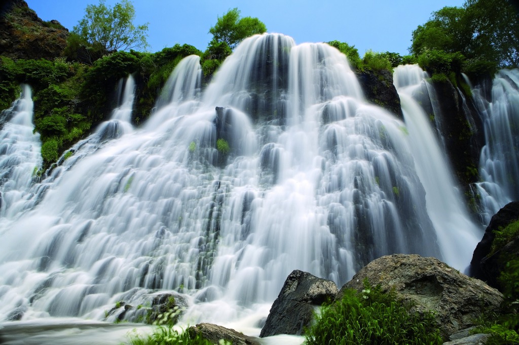 Shaki Waterfall, Armenia jigsaw puzzle in Waterfalls puzzles on TheJigsawPuzzles.com