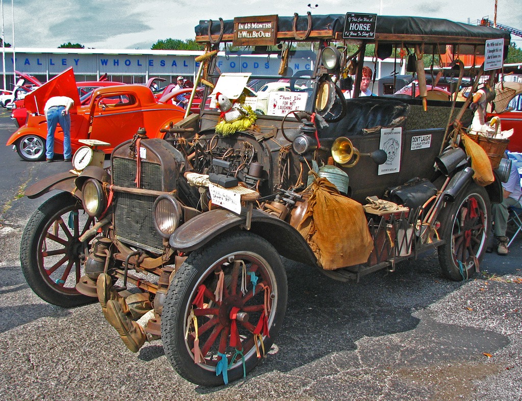 1923 Model T Ford jigsaw puzzle in Cars & Bikes puzzles on TheJigsawPuzzles.com