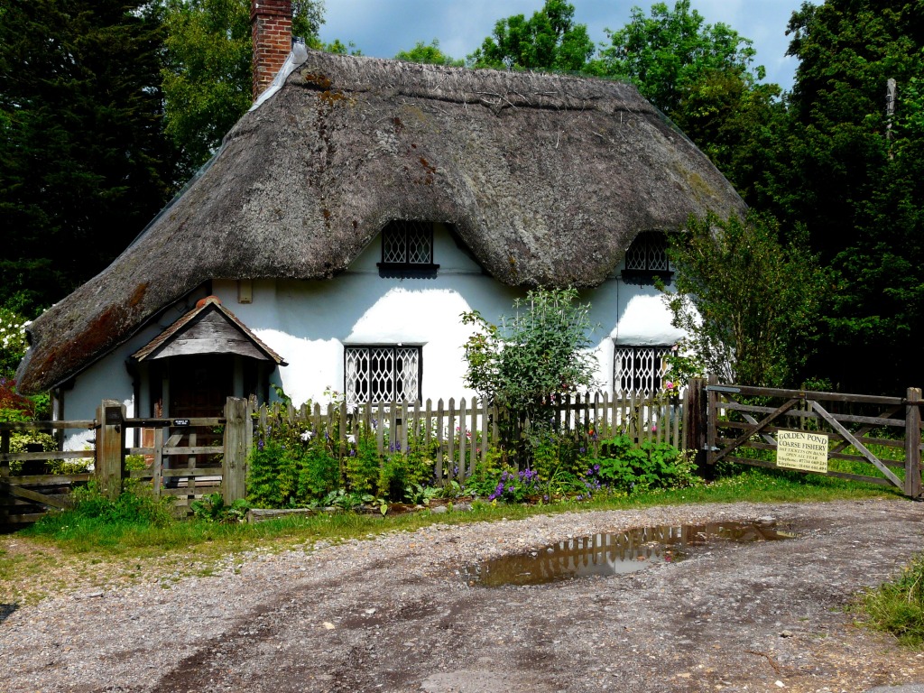 Old Thatched Cottage jigsaw puzzle in Street View puzzles on TheJigsawPuzzles.com