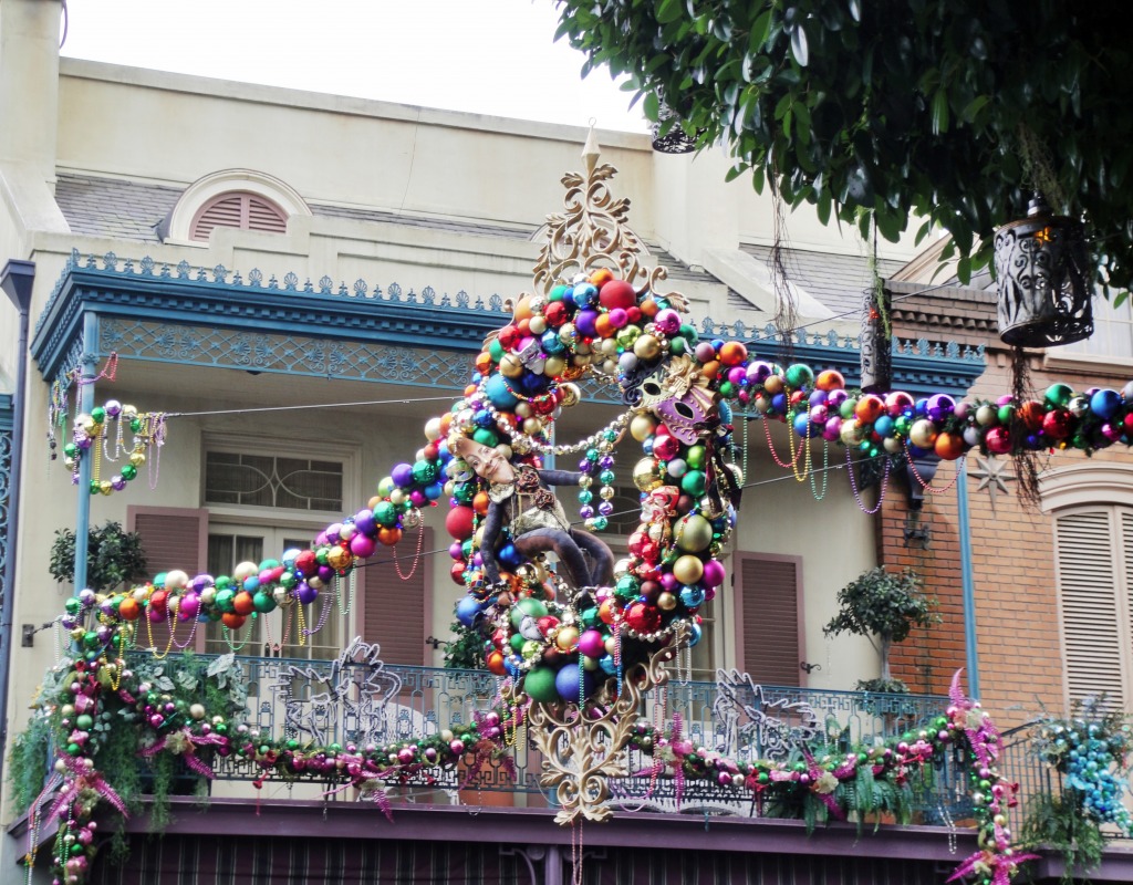 New Orleans Square Holiday Decorations jigsaw puzzle in Christmas & New Year puzzles on TheJigsawPuzzles.com