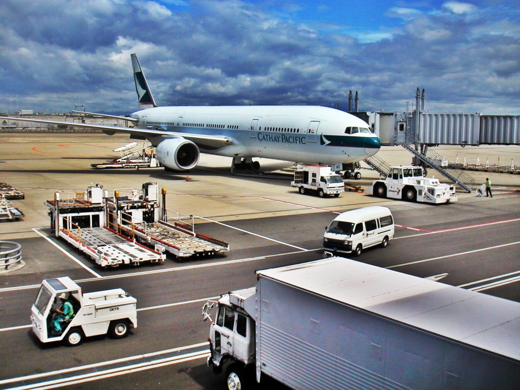 Cathay Pacific at Kansai Airport, Japan jigsaw puzzle in Aviation puzzles on TheJigsawPuzzles.com