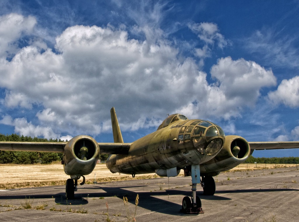 Frontbomber Iljuschin Il-28 Beagle jigsaw puzzle in Aviation puzzles on TheJigsawPuzzles.com