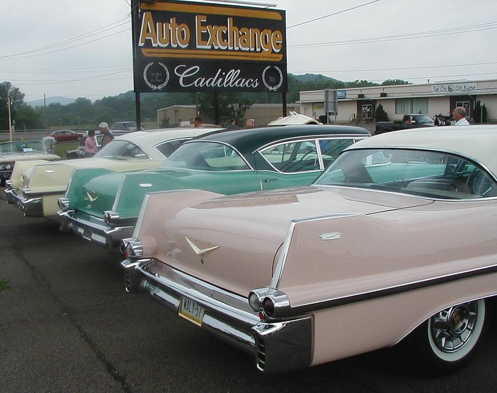 1958 Cadillac Tailfins jigsaw puzzle in Cars & Bikes puzzles on TheJigsawPuzzles.com