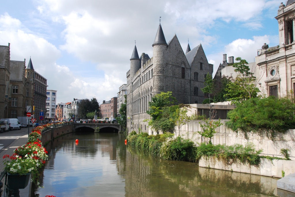Ghent, Belgium jigsaw puzzle in Castles puzzles on TheJigsawPuzzles.com