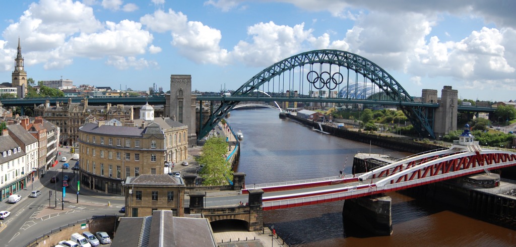 Newcastle and the Tyne Bridge jigsaw puzzle in Bridges puzzles on TheJigsawPuzzles.com