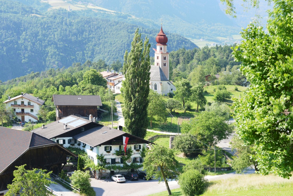 Saint Oswald Church in Kastelruth, Italy jigsaw puzzle in Great Sightings puzzles on TheJigsawPuzzles.com