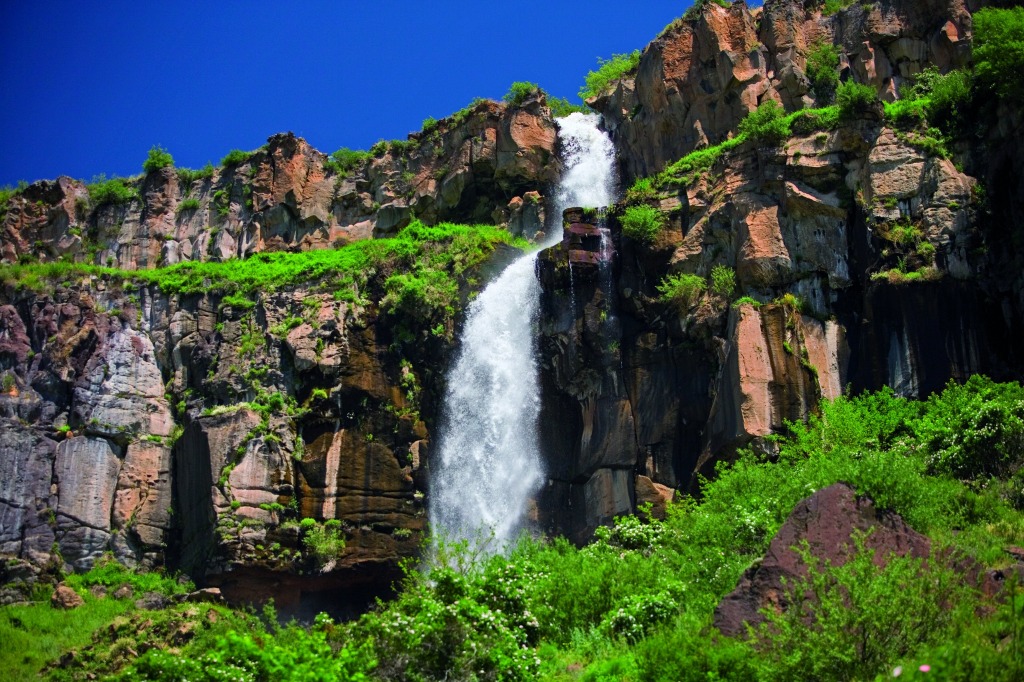 Kasakh Waterfall, Armenia jigsaw puzzle in Waterfalls puzzles on TheJigsawPuzzles.com