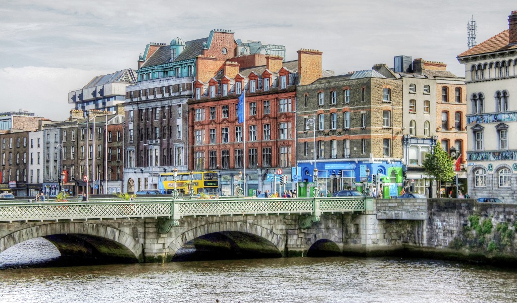 Grattan Bridge, Dublin, Ireland jigsaw puzzle in Bridges puzzles on TheJigsawPuzzles.com