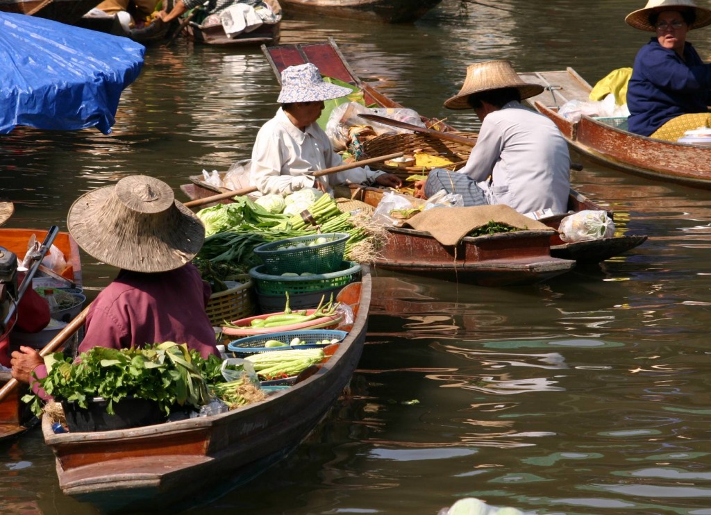 Damnoen Floating Market, Thailand jigsaw puzzle in Fruits & Veggies puzzles on TheJigsawPuzzles.com